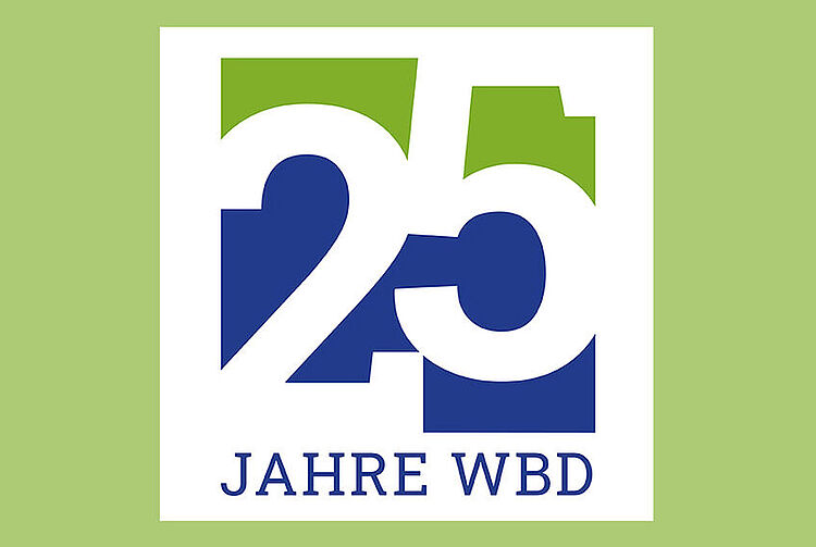 Jubiläumslogo der WBD mit der Zahl 25 in blauer Farbe vor blauem und grünem Hintergrund und dem Text "JAHRE WBD" darunter